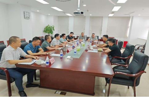 馬明澤帶隊(duì)與國(guó)家鐵路局裝備技術(shù)中心調(diào)研組召開(kāi)座談交流會(huì).png